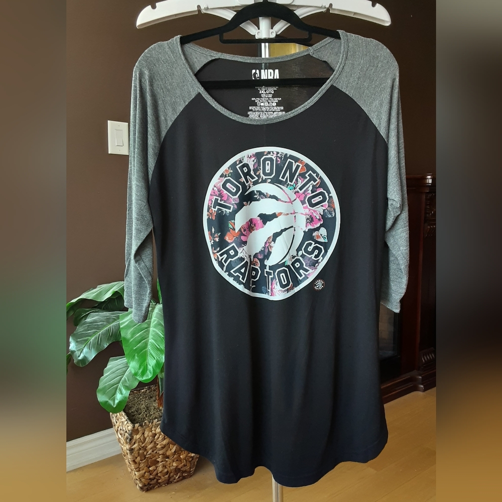 Toronto Raptors Floral T-shirt EXCELLENT CONDITION - Picture 4 of 6